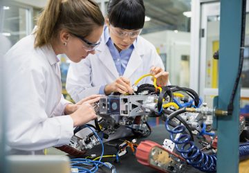 engineering-technician-machine